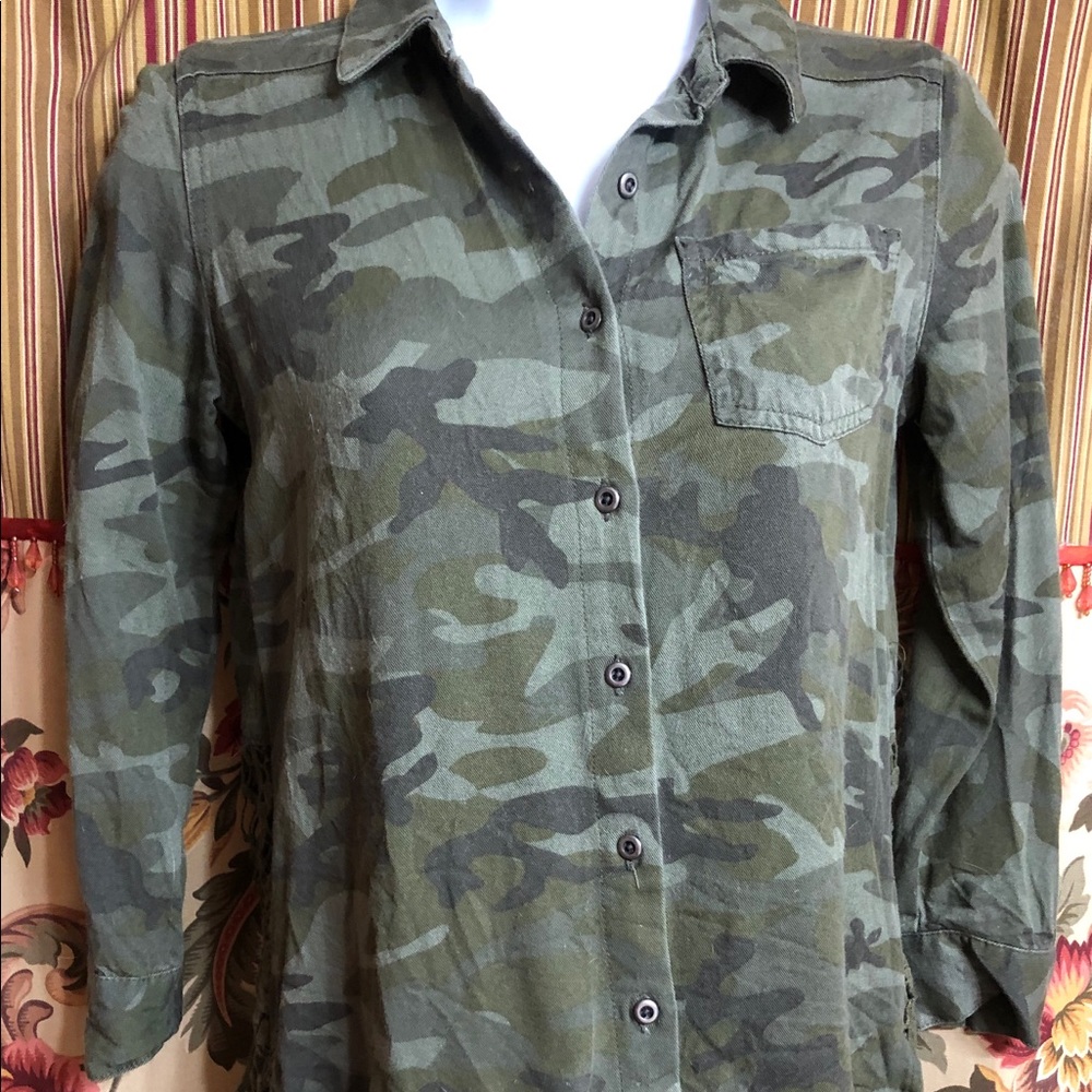 Camo Top With Lace Back On Bottom Half - Picture 3 of 8